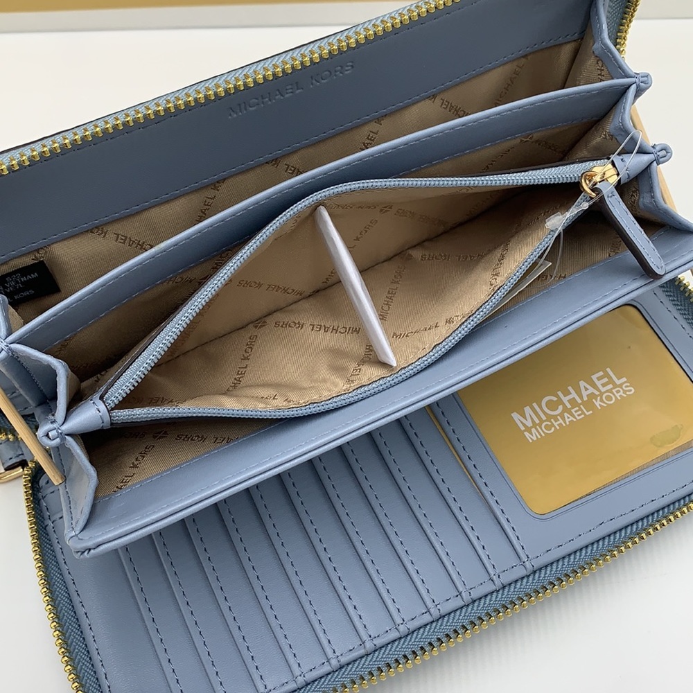 MICHAEL KORS LARGE TRAVEL CONTINENTAL WRISTLET WALLET PALE BLUE COLOR - Picture 9 of 13